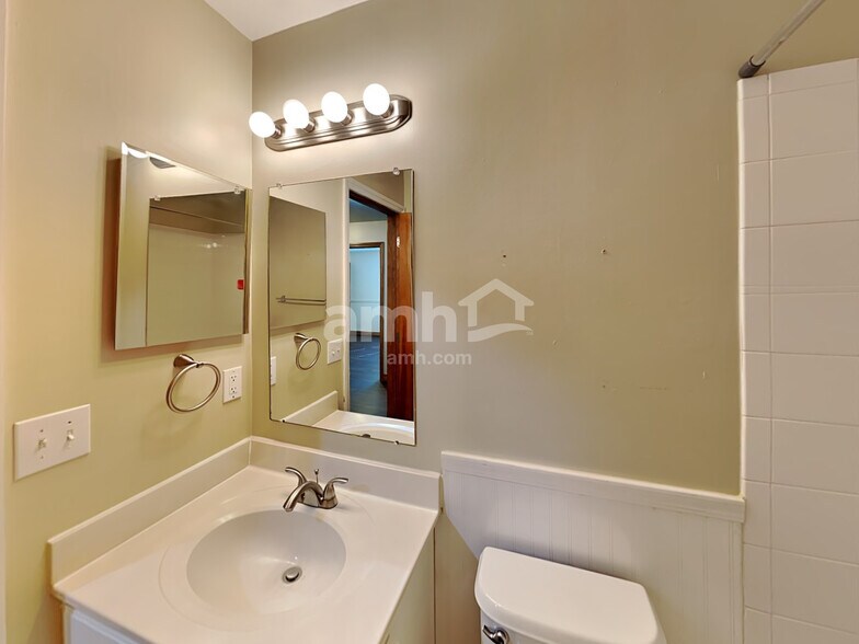 Building Photo - 7911 Butterfield Ln