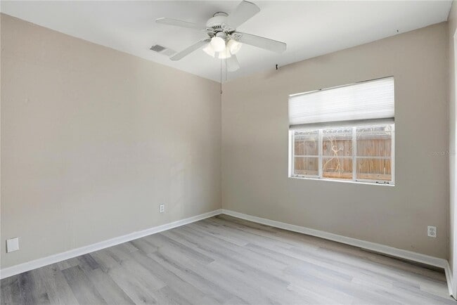 Building Photo - 755 Alamanda Way S