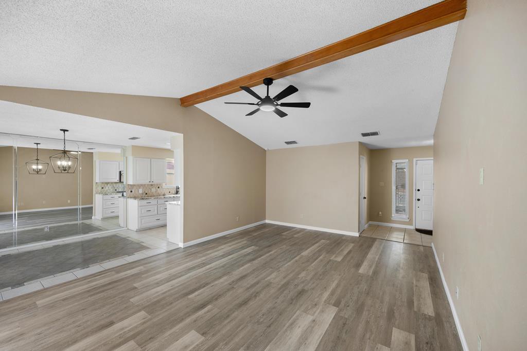 Building Photo - 105 Quail Run