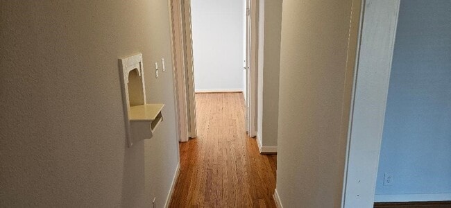 Building Photo - 4817 Lido Ln