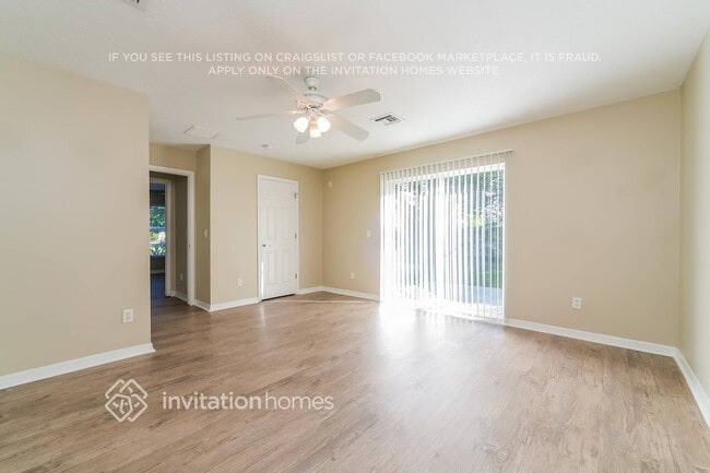 Building Photo - 215 1st St