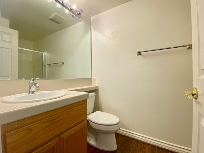 Building Photo - Spacious 4 bed 3 bath Newbury park home