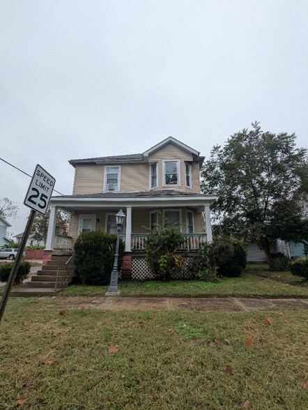 Primary Photo - 102 S 19th St