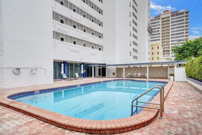 Building Photo - 6450 Collins Ave
