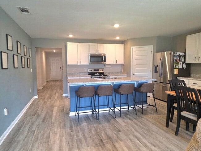 Building Photo - 4375 White Cedar Ct