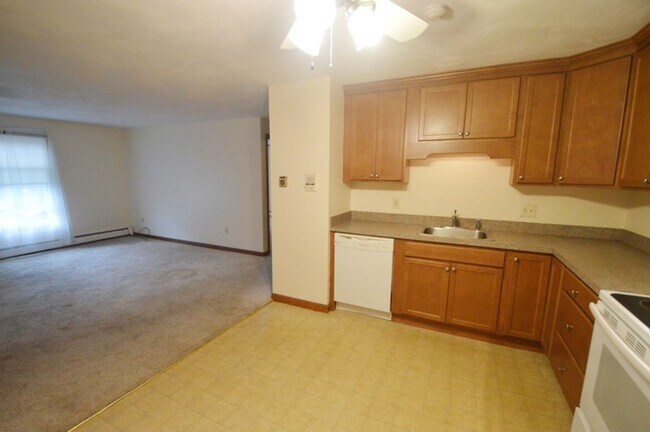 Building Photo - Holden: 2 Bed 1 Bath, Heat & Hot Water Inc...