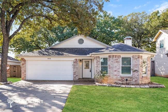 Building Photo - 806 Love Wood Ln