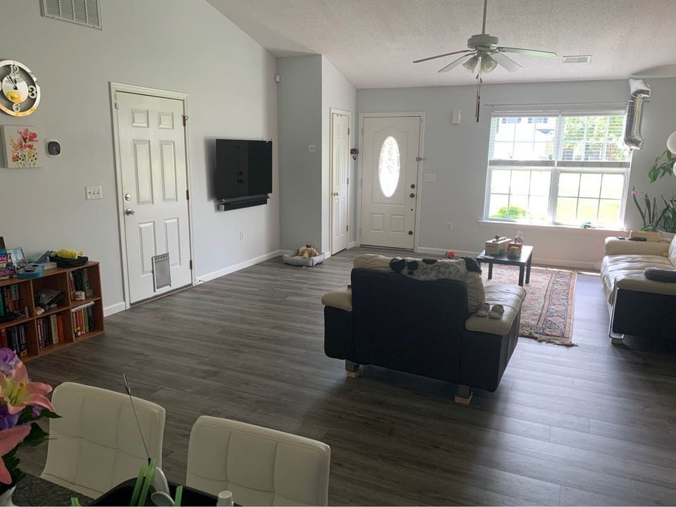 Building Photo - 591 Hamilton Chase Dr