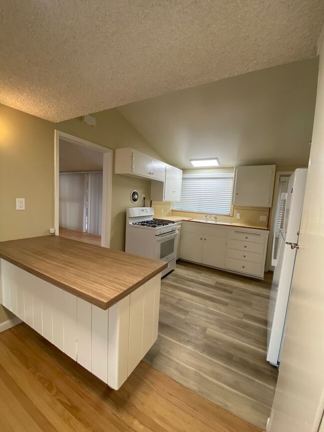 Building Photo - m458 - Fujihara