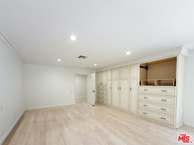 Building Photo - 1094 Garden Ln