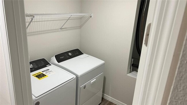 Building Photo - 1584 Ellesmere Ave