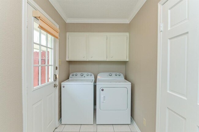 Building Photo - 3018 Kismet Ln