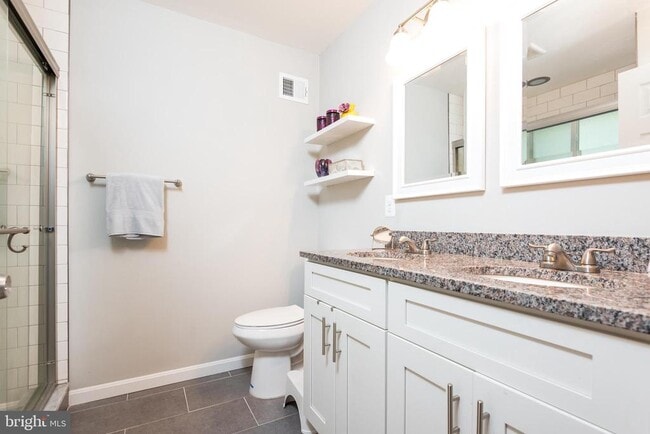 Building Photo - 8601 Cromwell Dr