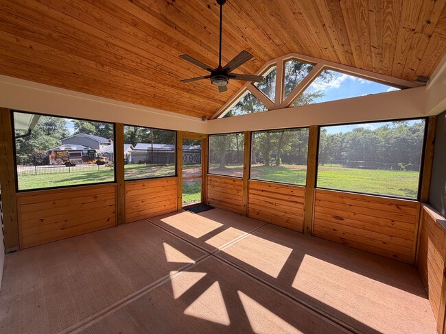 Building Photo - Renovated Ranch in Oconee County
