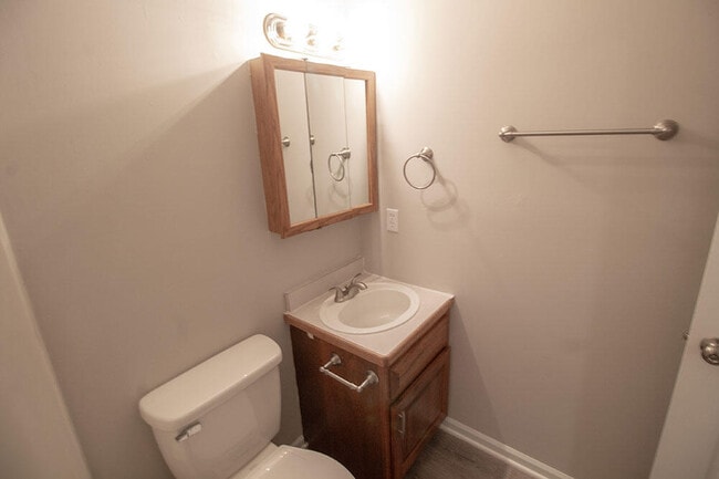 Building Photo - 1306 Godas Cir