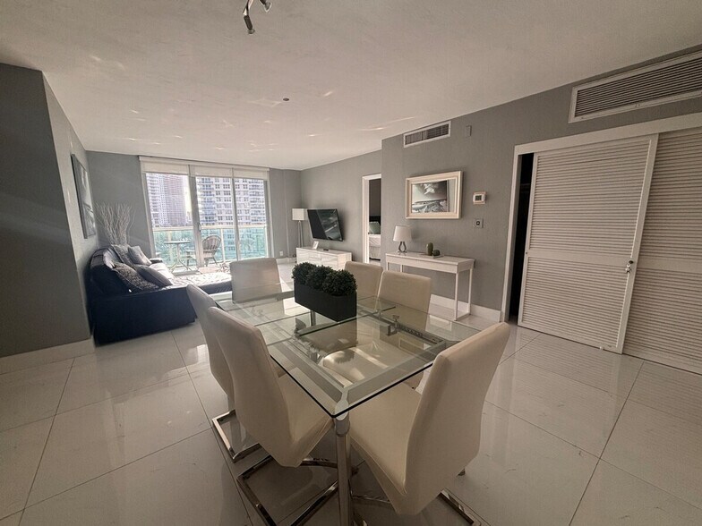Building Photo - 3801S S Ocean Dr
