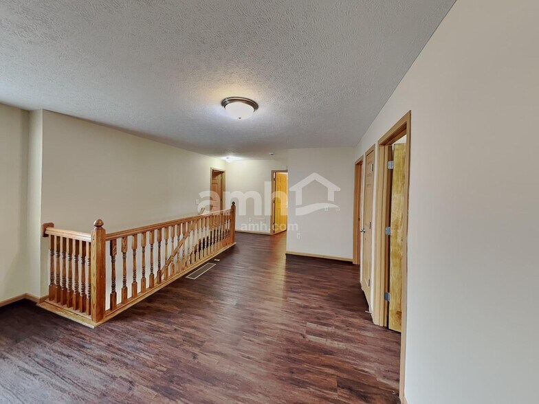 Building Photo - 6875 Tumbleweed Ln