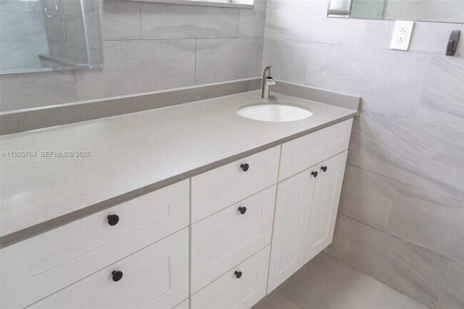 Building Photo - 5464 NE 3rd Ave