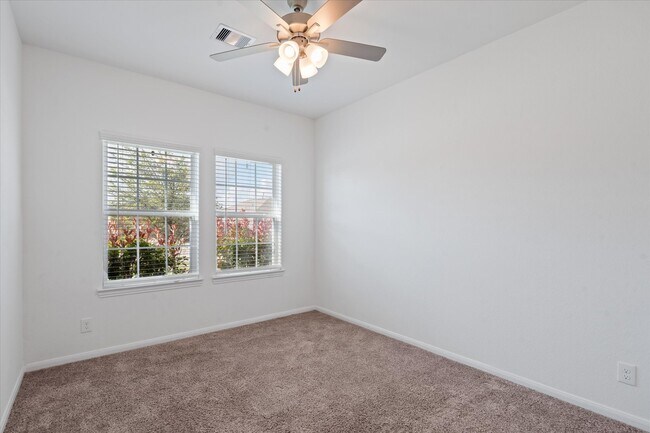 Building Photo - 4715 Painted Bunting Ln