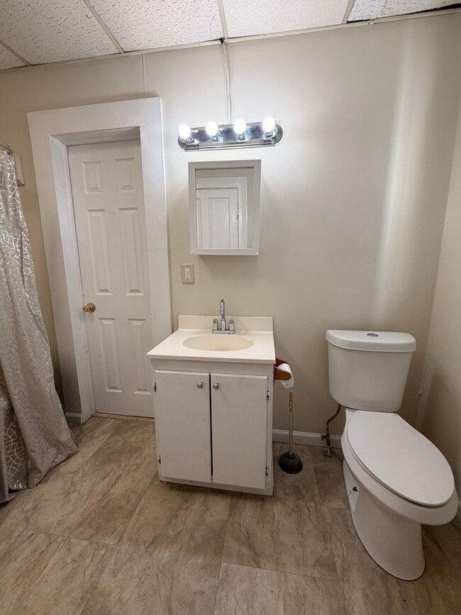 Building Photo - 1300 N Broad St