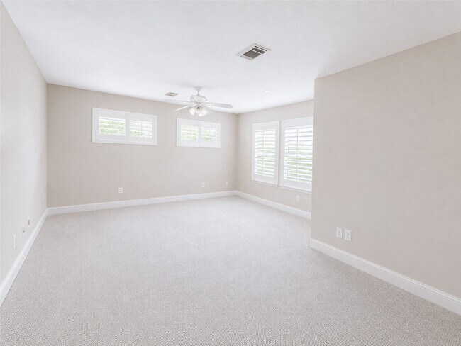 Building Photo - 18 Doeskin Pl