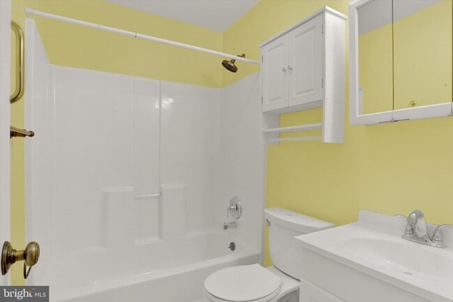 Building Photo - 118 S 22nd St