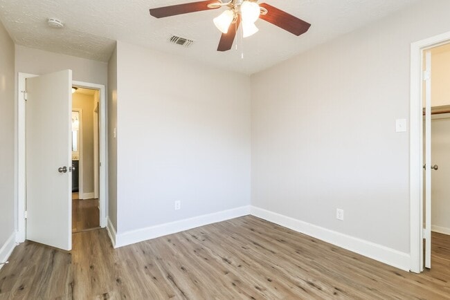 Building Photo - 7526 Shoshone Dr