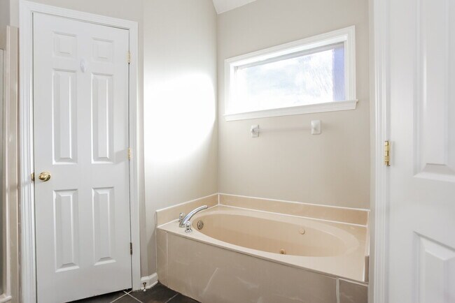 Building Photo - 8249 White Wing Ln