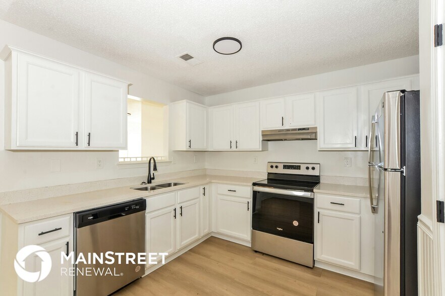 Building Photo - 7881 Collins Wood Cove