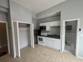 Building Photo - 1305 E Passyunk Ave