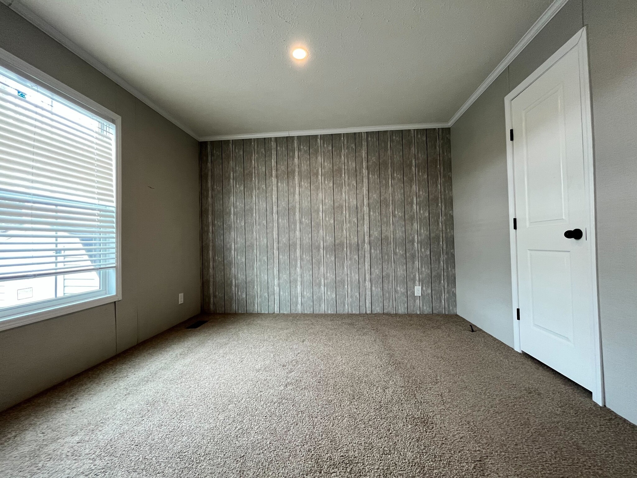 Building Photo - 1400 Georgia St