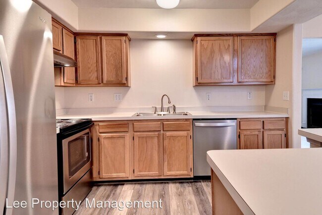 Building Photo - 2 br, 2.5 bath House - 120 Buttonwood Lane