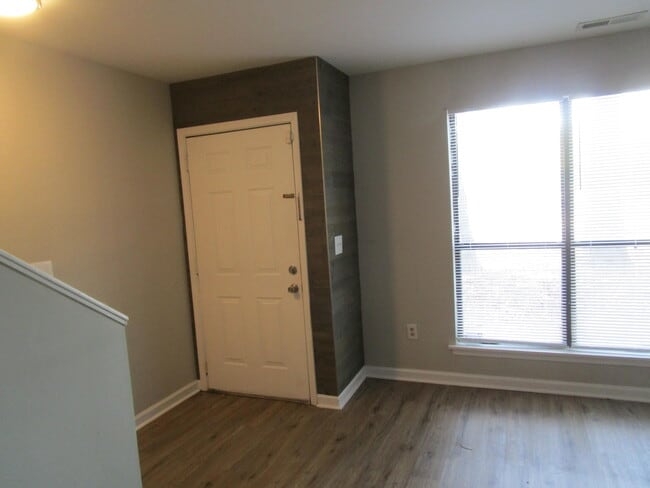 Building Photo - 1968 Gion St