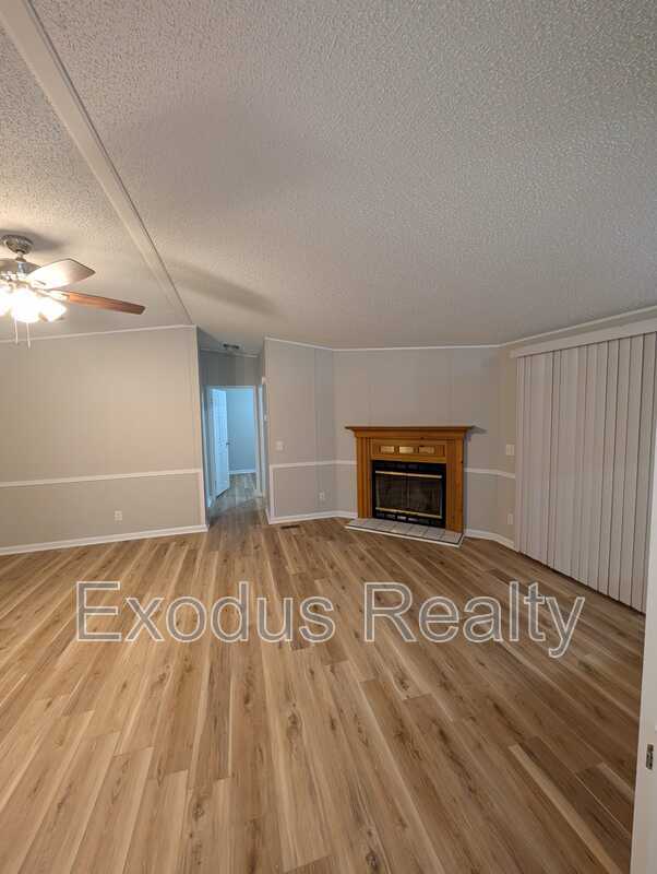 Building Photo - 715 Deer View