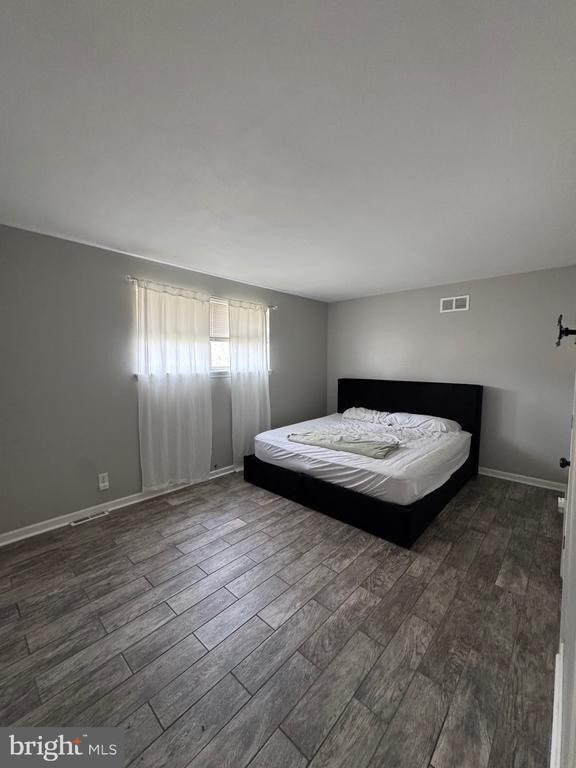 Building Photo - 176 Chapel Dr