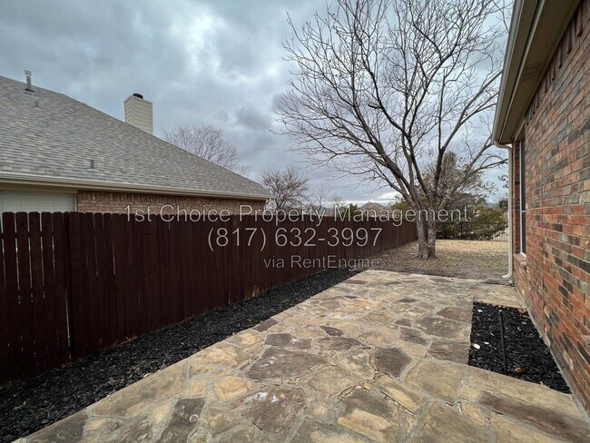Building Photo - 5312 Scenic Point Dr