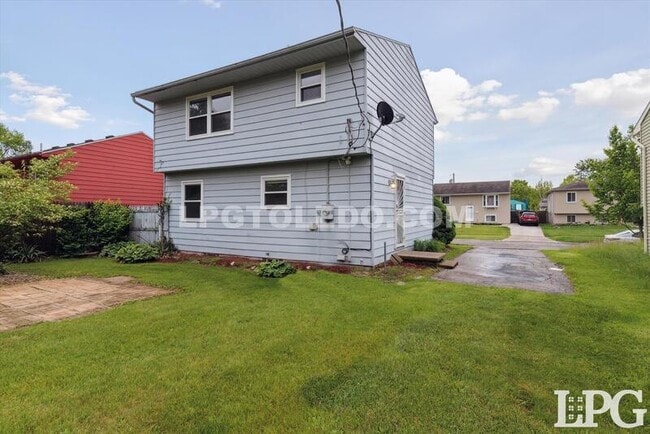 Building Photo - 4336 Deerwood Ln
