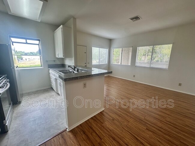 Building Photo - 86 Maegan Pl