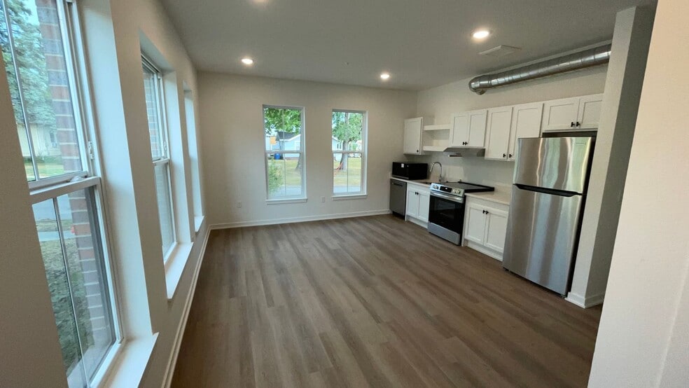 Interior Photo - Forest Ave - Luxury Off-Campus Housing!