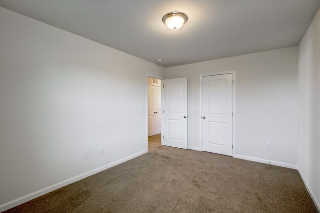 Building Photo - 4 Bedroom Rental in Mackintosh On The Lake Neighborhood!