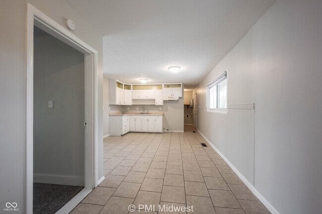 Building Photo - 5925 Sunwood Dr
