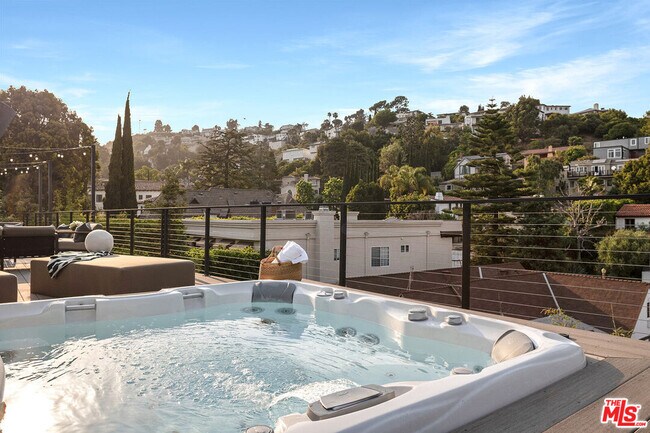 Building Photo - 3360 Ley Dr