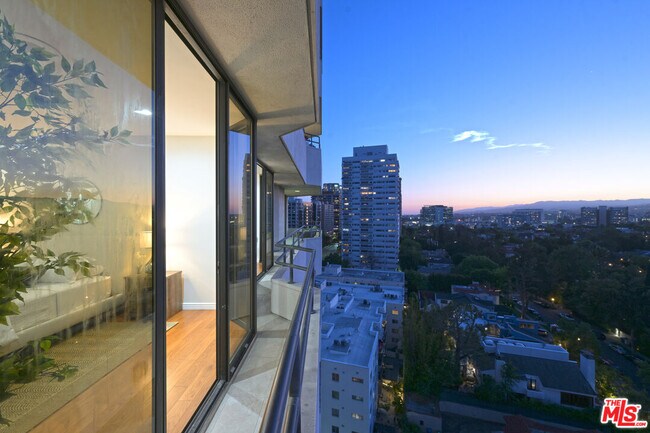 Building Photo - 10601 Wilshire Blvd