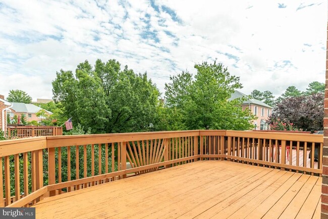 Building Photo - 8165 Madrillon Ct