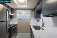 Building Photo - 4800 Bayview Ave