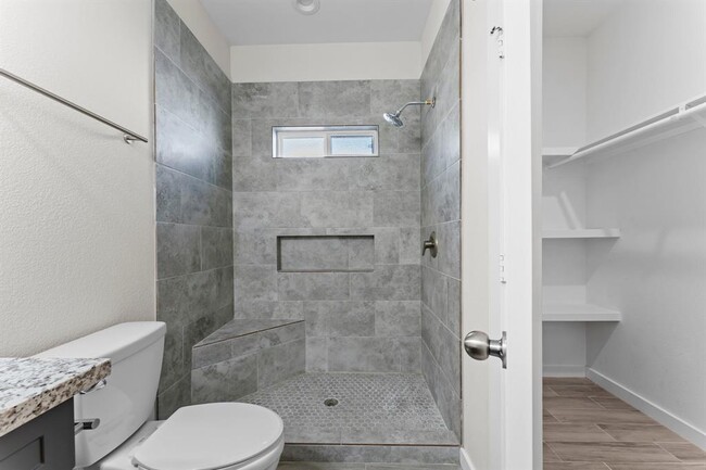 Building Photo - 846 Omeara