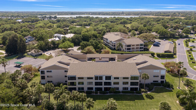 Building Photo - 6165 S Mirror Lake Dr