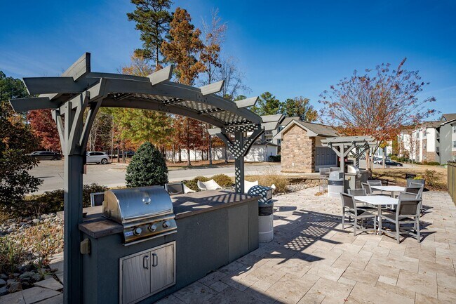 Building Photo - 11010 Northlake Landing Dr