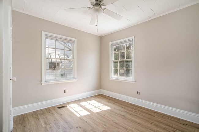 Building Photo - 617 W Garrison Blvd