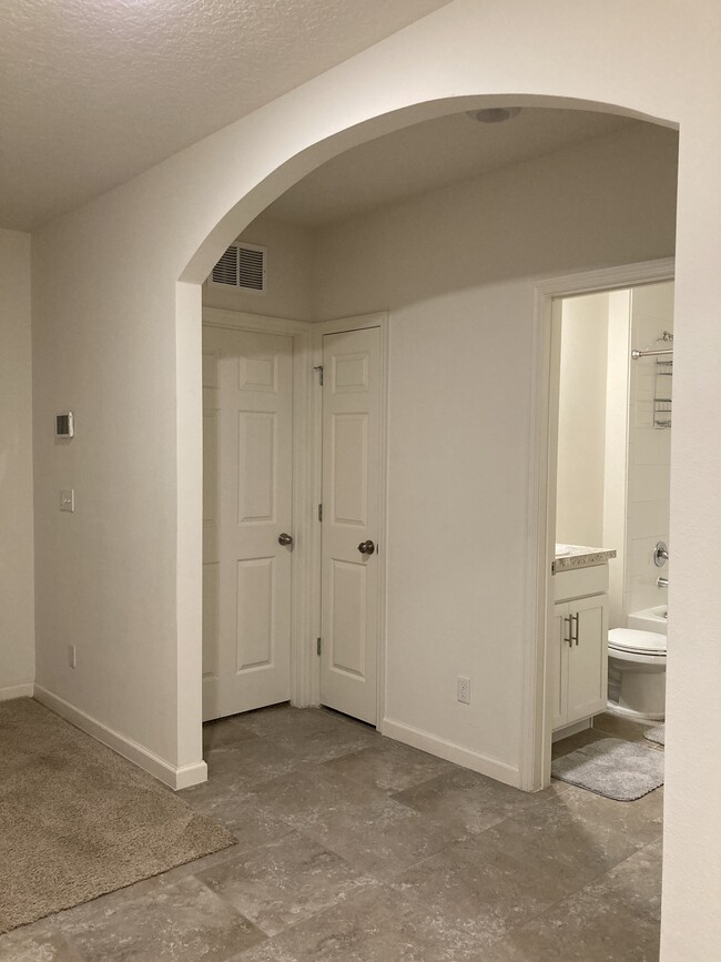 Building Photo - 10789 SW Cremona Way